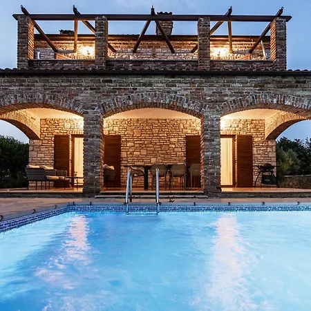 Villa Rustic Lara With Pool Cabrunici