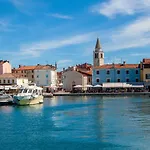 别墅 Rustic Lara With Pool