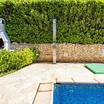 Rustic Lara With Pool Cabrunici