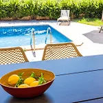 Rustic Lara With Pool *