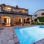 Rustic Lara With Pool 别墅