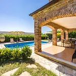 Rustic Lara With Pool