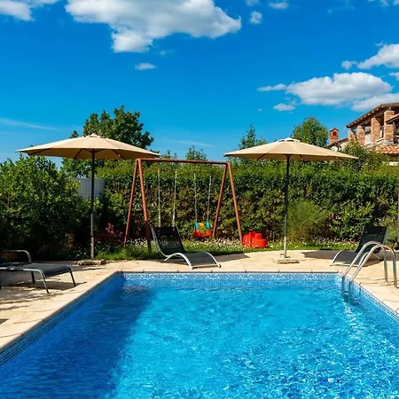 Villa Rustic Lara With Pool *