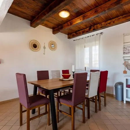 Villa Rustic Lara With Pool *