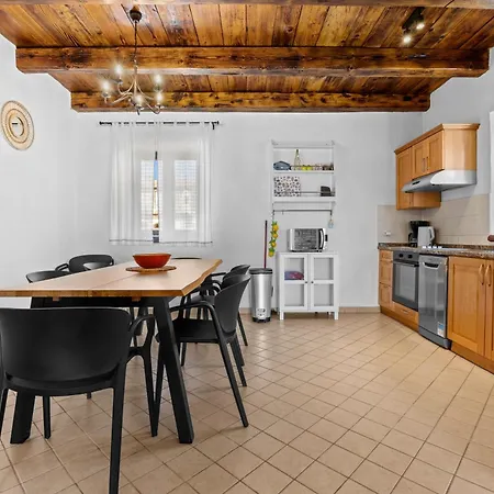 Villa Rustic Lara With Pool Cabrunici