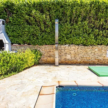 Rustic Lara With Pool Cabrunici