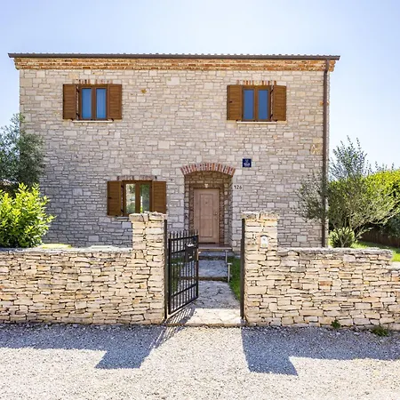 Villa Rustic Lara With Pool *