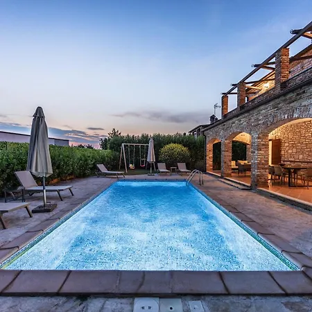 Rustic Lara With Pool Villa Cabrunici